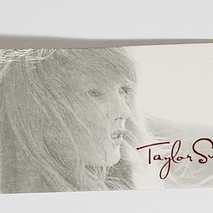 Taylor Swift tee shirt